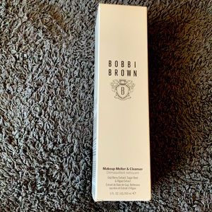 Bobbi Brown Makeup Melter & Cleanser